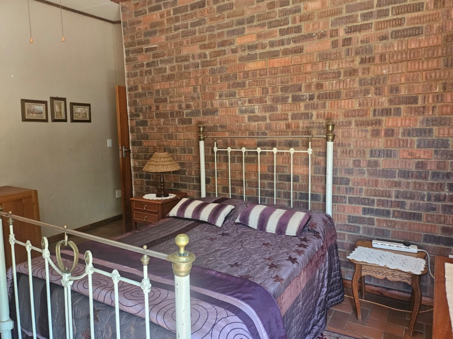 5 Bedroom Property for Sale in Roodekopjes Ah North West